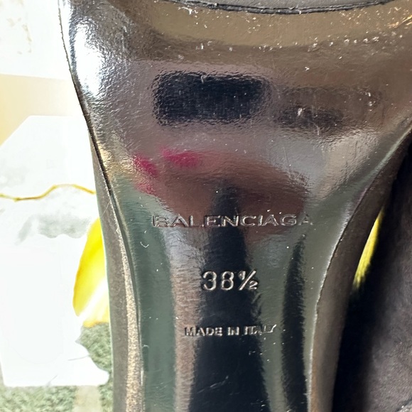 BALENCIAGA BLACK LEATHER MID CALF BOOTIES. 38.5. GUC - Picture 12 of 13